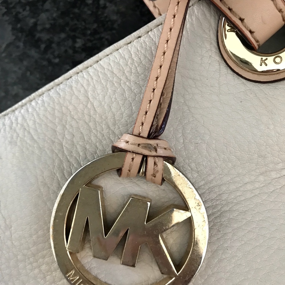 MK purse - Picture 3 of 5